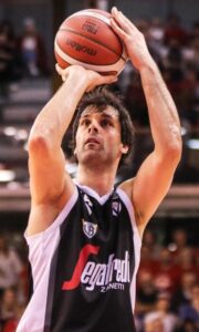 milos teodosic al tiro